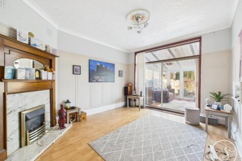 SECOND SITTING ROOM