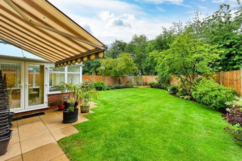 10 Wood Hayes Croft-1.jpg