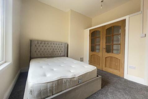 Flat B, Harehills Avenue, Leeds, LS8 photo 4