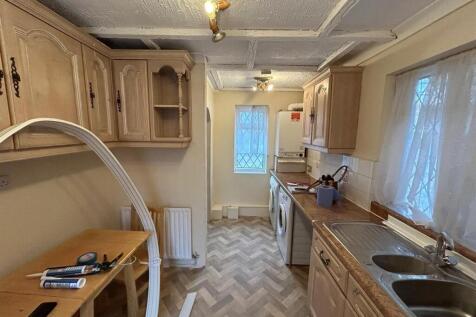 108 Sturgess Avenue Hendon, NW4 photo 5