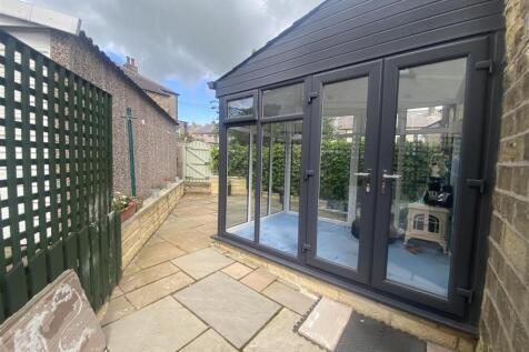 Oakworth Road photo 4