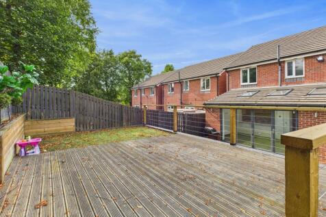 CAM03729G0-PR0113-STILL029