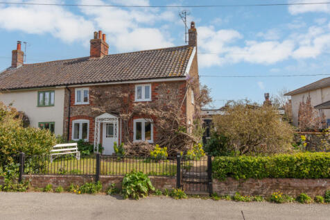 A well-presented, 3 bed extended semi-detached co