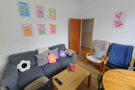 Living room (2)