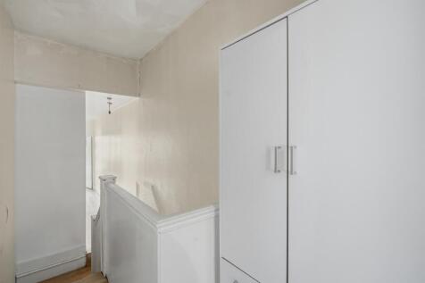 196 Carlisle St-15.jpg
