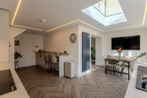 Kitchen Dining (2)