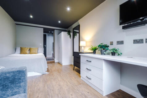 Flat 3, UNW, 1