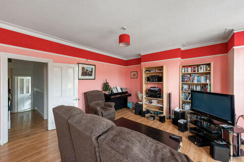 2 bed, 1 bath Flat in london - Photo 7