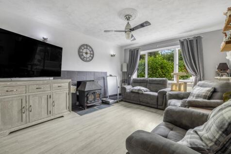 8 Orchard Close (Saracens Head)-13
