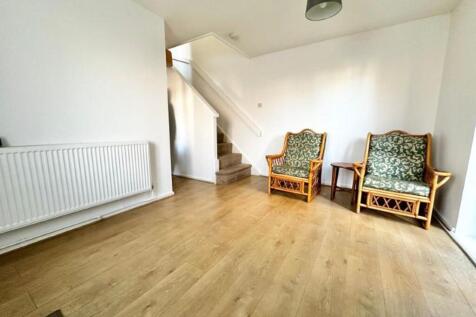 Lesbury Close, Luton, LU2 photo 5