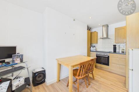 Kitchen/Living Area