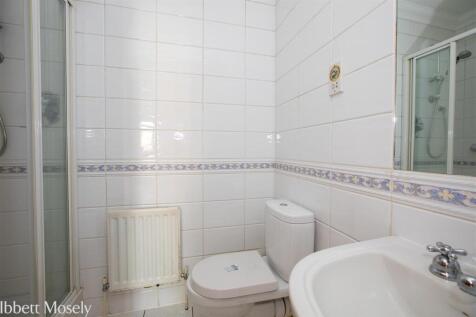 33 Shower Room.jpg