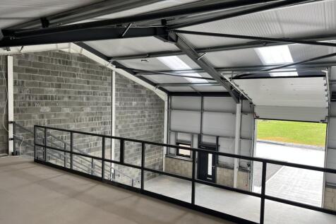 Trade Counter to rent Image 4