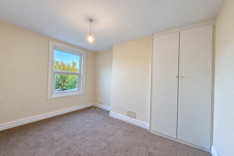 Eastwood Road, London, E18 photo 5