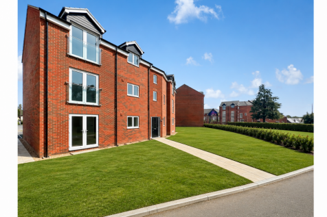 2-bed flat on Lancaster Avenue, Carbrooke, Norfolk, £1,000/mo
