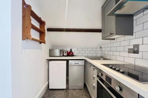 Sturges Road, Wokingham, RG40 photo 3