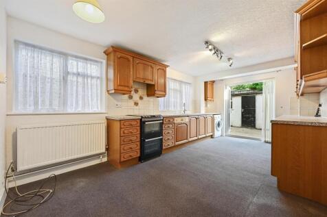 WT - 17 Buller Road - Kitchen3 (1).jpg