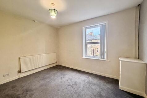 Gannow Lane, Burnley, BB12 photo 3