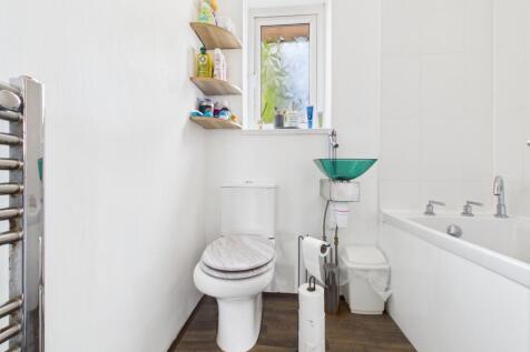 CAM03729G0-PR0163-STILL007