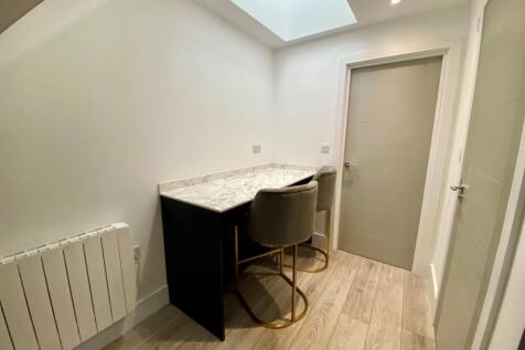 Camberley photo 4