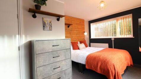 32 Lime Road Room 1 5.JPG