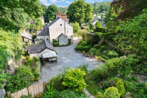 Cascades House, parking and border with Gardens.jp
