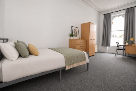 BEDROOM 4