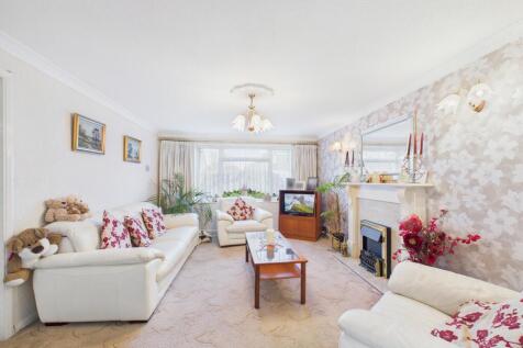 CAM02136G0-PR0494-STILL003