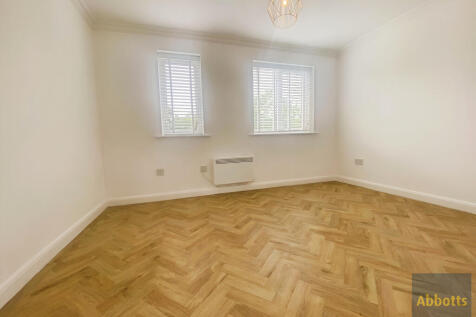 Waterville Drive, Vange photo 3