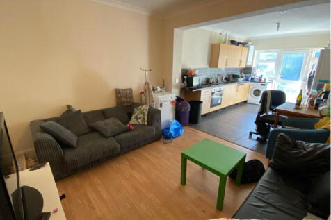 Student Property - Blenheim Gardens photo 3
