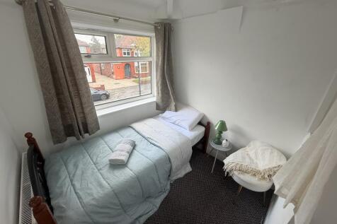 Room 5 Bollin Drive, WA14 5QS photo 4