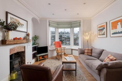 Living Room_Duffryn House, 28 South Ford Road, Dartmouth