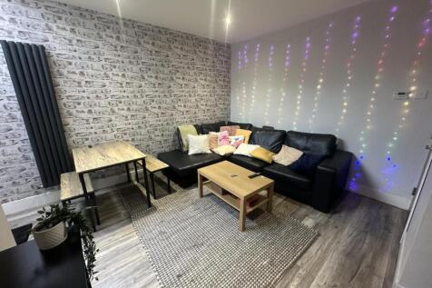 Hall Grove, Rusholme, £148pppw photo 3