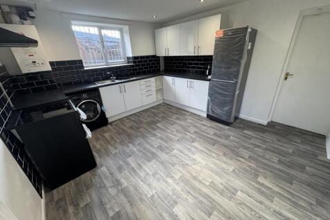 Longcauseway Farnworth Bolton Lancashire photo 3