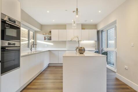 1385899-22-69272e...