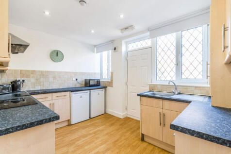 Hartley Crescent, Leeds photo 4
