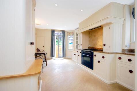 Lounge, Kitchen/dining area