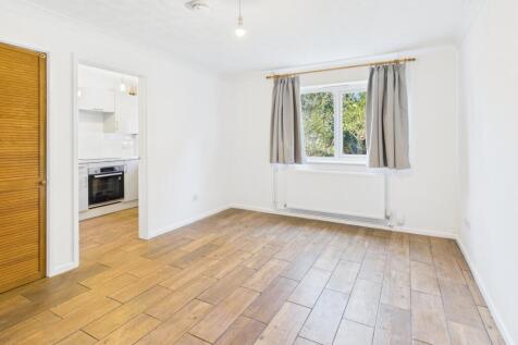 CAM02519G0-PR0375-STILL008