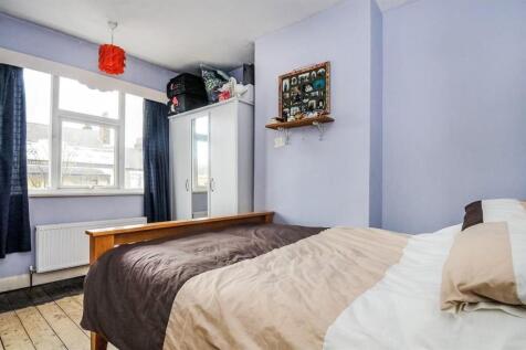 3 Bedroom Terraced For Rent