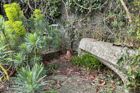 Quirky Tiered Garden 