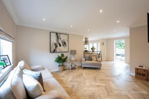 69 Leighfield Drive-08.jpg