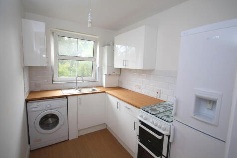Cranes Park 45L - Kitchen.JPG