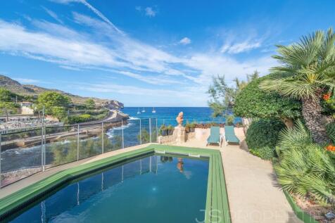 Excellent Villa with spectacular sea views 