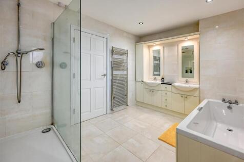 22 Yew Tree Lane-19.jpg