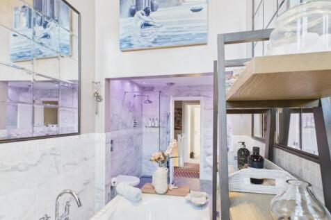 CAM03729G0-PR0188-STILL013