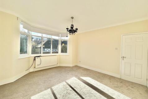 Eastwood Road, Rayleigh, Essex photo 4