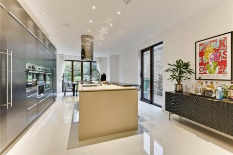 Kitchen &amp; Breakfast