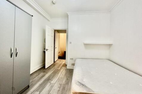 Studio Flat to be let in Mitcham available immedi