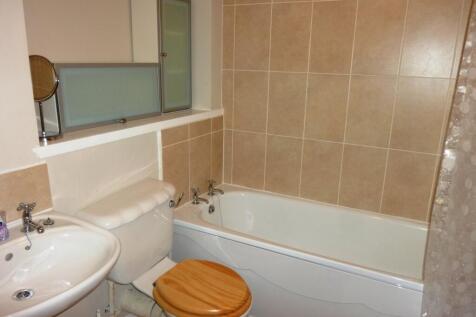 Elliot-Street-Bathroom