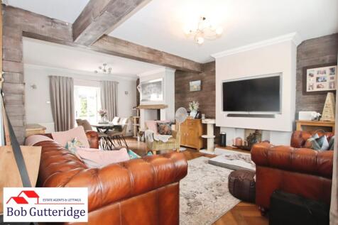 THROUGH LOUNGE/DINER